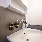 Casa vacanze Large In The Vacation Center Whirlpool *