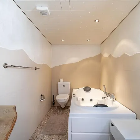 Large In The Vacation Center Whirlpool Holiday home *