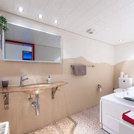 Large In The Vacation Center Whirlpool Vakantiehuis