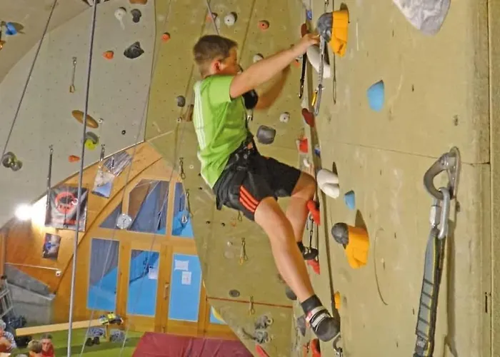 Large In The Vacation Center Whirlpool בית נופש Diemtigen