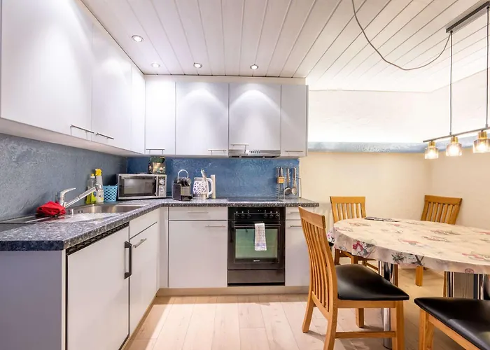 Large In The Vacation Center Whirlpool בית נופש Diemtigen